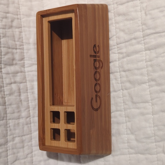Google branded wooden desk pen holder - Picture 2 of 4